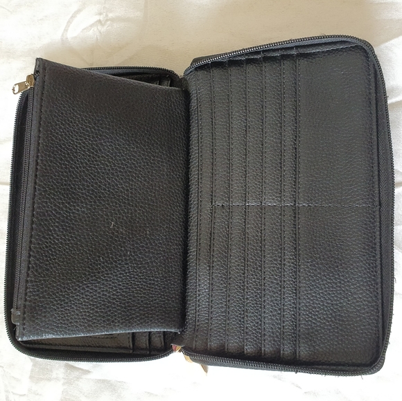 1 DAY SALE 🎉 | LARGE WALLET | Python Skin Clutch - Picture 14 of 16